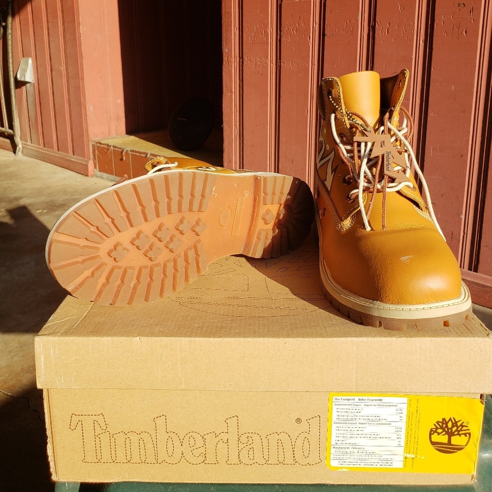 Rare Timberland animated boot for Juniors